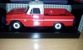 Chevrolet  - C10 1966 red /white top - 1:24 - Motor Max - 73355rw - mmax73355rw | The Diecast Company