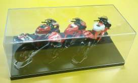 Accessoires  - 2011 transparant/black - 1:18 - Triple9 Collection - 18000 - T9-18000 | The Diecast Company