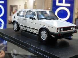 Volkswagen  - white - 1:18 - Welly - 18039w - welly18039w | The Diecast Company