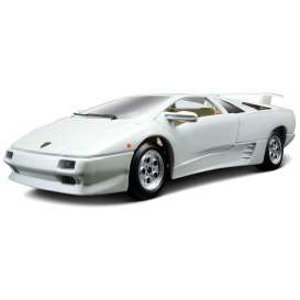 Lamborghini  - Diablo white - 1:24 - Bburago - 22086w - bura22086w | The Diecast Company