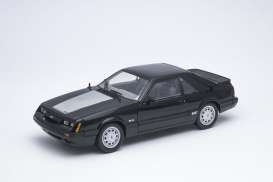 Ford  - 1986 black - 1:18 - Welly - 12526bk - welly12526bk | The Diecast Company