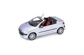 Peugeot  - 2008 silver - 1:18 - Welly - 19858s - welly19858s | The Diecast Company