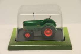 Oliver  - 1947 green - 1:43 - Magazine Models - TRoliver - magTRoliver | The Diecast Company