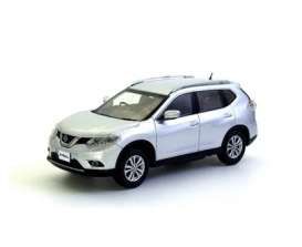 Nissan  - 2014 silver - 1:43 - Kyosho - 3641s - kyo3641s | The Diecast Company