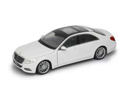 Mercedes Benz  - 2015 white - 1:24 - Welly - 24051w - welly24051w | The Diecast Company