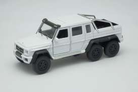 Mercedes Benz  - G 63 AMG 6X6 white - 1:34 - Welly - 43704Fw - welly43704Fw | The Diecast Company