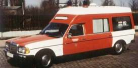 Mercedes Benz  - 1977 red/white - 1:43 - Minichamps - 437032061 - mc437032061 | The Diecast Company