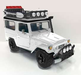Toyota  - FJ40 1974 white - 1:24 - Motor Max - 79137w - mmax79137w | The Diecast Company
