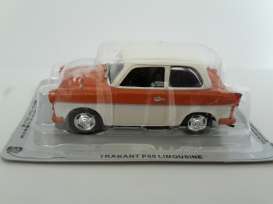 Trabant  - P50 red/white - 1:43 - Magazine Models - PCp50 - magPCp50 | The Diecast Company