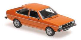 Volkswagen  - 1975 orange - 1:43 - Maxichamps - 940054201 - mc940054201 | The Diecast Company