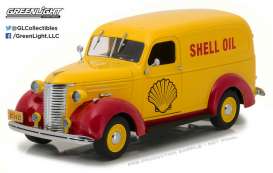 Chevrolet  - 2017 yellow/red - 1:24 - GreenLight - 18237 - gl18237 | The Diecast Company