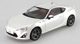 Toyota  - GT86 2014 satin white pearl - 1:18 - Dorlop - dorCD1806Aw | The Diecast Company