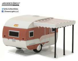 Catolac DeVille Travel Trailer  - 1959 brown/tan - 1:64 - GreenLight - 34020B - gl34020B | The Diecast Company