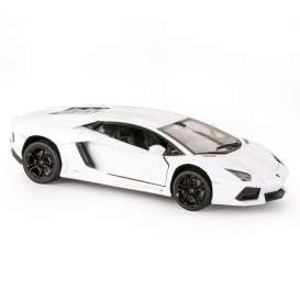 Lamborghini  - Aventador white - 1:18 - Rastar - rastar61300w | The Diecast Company