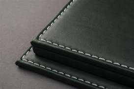 Accessoires diorama - leather green - 1:43 - Atlantic - 10130 - atl10130 | The Diecast Company