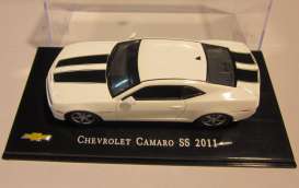 Chevrolet  - 2011 white/black - 1:43 - Magazine Models - ChevyCamaro - magChevyCamaro | The Diecast Company