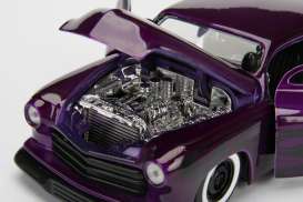 Mercury  - 1951 purple/ with black flames - 1:24 - Jada Toys - 99060p - jada99060p | The Diecast Company