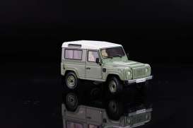 Land Rover  - 2015 green/white - 1:18 - Almost Real - ALM810204 | The Diecast Company