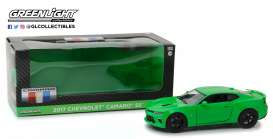 Chevrolet  - Camaro SS 2017 krypton green - 1:24 - GreenLight - 18244 - gl18244 | The Diecast Company