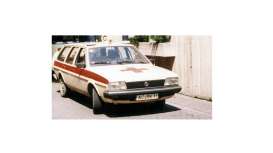 Volkswagen  - Passat 1980 white/red - 1:18 - Minichamps - 155057090 - mc155057090 | The Diecast Company