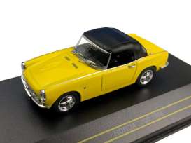 Honda  - S800 1966 yellow/black - 1:43 - First 43 - F43-102 | The Diecast Company