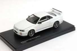 Nissan  - Skyline GTS-R white - 1:43 - Kyosho - 3388N1 - kyo3388N1 | The Diecast Company