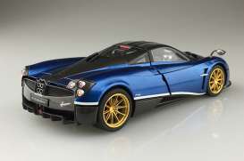 Pagani  - Huayra Pacchetto Tempesta 2018  - 1:24 - Aoshima - 06238 - abk06238 | The Diecast Company
