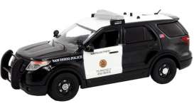 Ford  - black/white - 1:43 - First Response - frfdu103 | The Diecast Company