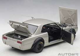 Nissan  - Skyline GT-R silver - 1:18 - AutoArt - 87277 - autoart87277 | The Diecast Company