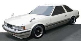Toyota  - Soarer  white/gold - 1:18 - Ignition - IG1379 - IG1379 | The Diecast Company