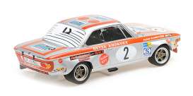 BMW  - 2800 CS 1972 white/pink - 1:18 - Minichamps - 15572202 - mc155722702 | The Diecast Company