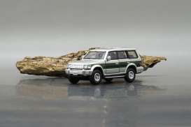 Mitsubishi  - 2nd generation Pajero 1996 silver/green - 1:64 - BM Creations - 64B0019 - BM64B0019 | The Diecast Company