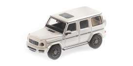 Mercedes Benz  - G-Klasse 2018 diamond white - 1:87 - Minichamps - 870037402 - mc870037402 | The Diecast Company