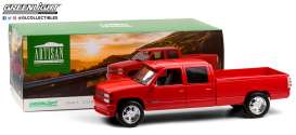 Chevrolet  - 3500 1997 red - 1:18 - GreenLight - 19073 - gl19073 | The Diecast Company
