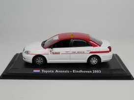 Toyota  - Avensis 2003 white/red - 1:43 - Magazine Models - TX23 - magTX23 | The Diecast Company