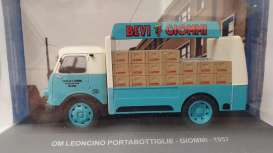OM Leoncina  - 1957 turquoise/grey - 1:43 - Magazine Models - magPubOm1957 | The Diecast Company
