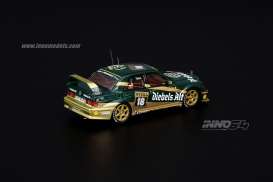 Mercedes Benz  - AMG 190E 2.5-16 EVO II 1992 green/gold - 1:64 - Inno Models - in64190EZS18 - in64190EZS18 | The Diecast Company