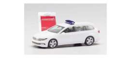 Volkswagen  - Passat white - 1:87 - Herpa - H013772 - herpa013772 | The Diecast Company