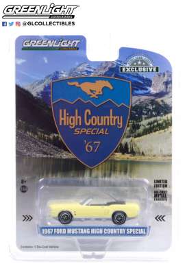 Ford  - Mustang 1967 gold - 1:64 - GreenLight - 30214 - gl30214 | The Diecast Company