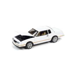 Chevrolet  - Monte Carlo SS 1987 white/gold - 1:64 - Johnny Lightning - SP104A - JLSP104A | The Diecast Company