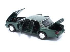 Jaguar  - XJ6 green - 1:32 - Tayumo - 32110015 - tay32110015 | The Diecast Company