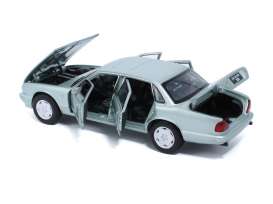 Jaguar  - XJ6 seafrost - 1:32 - Tayumo - 32110017 - tay32110017 | The Diecast Company