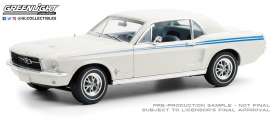 Ford  - Mustang white - 1:18 - GreenLight - 13584 - gl13584 | The Diecast Company