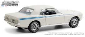 Ford  - Mustang white - 1:18 - GreenLight - 13584 - gl13584 | The Diecast Company