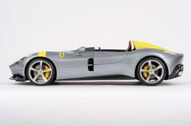 Ferrari  - SP1 grey/yellow - 1:18 - Bburago - 16013 - bura16013gy | The Diecast Company
