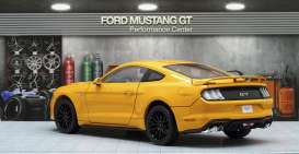 Ford  - Mustang GT 5.0 coupe 2019 orange - 1:18 - Diecast Masters - 61002 - DM61002 | The Diecast Company