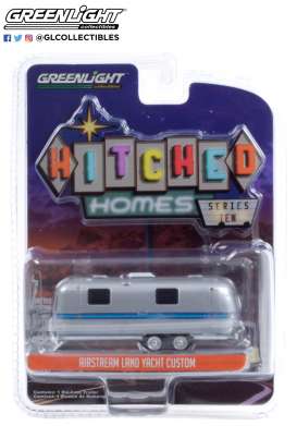 Airstream  - Double-Axle 1971 silver/blue - 1:64 - GreenLight - 34100A - gl34100A | The Diecast Company