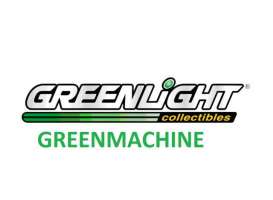 Checker  - 1982 creme/green - 1:64 - GreenLight - 30208 - gl30208GM | The Diecast Company