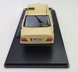 Mercedes Benz  - E-Class 1989 beige - 1:18 - iScale - 1180000056 - iscale1180056 | The Diecast Company