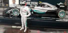 Figures diorama - Lewis Hamilton  2017  - 1:43 - Cartrix - CT041 - CT041 | The Diecast Company